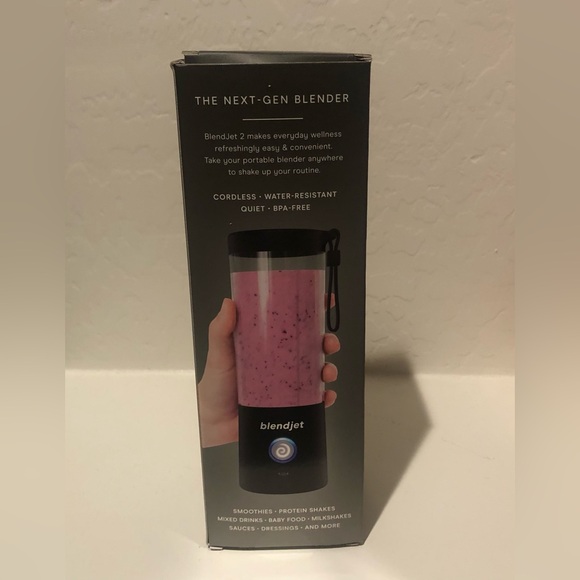 Blend Jet The original portable blender 16 oz with charging NEW in box. - Picture 4 of 5